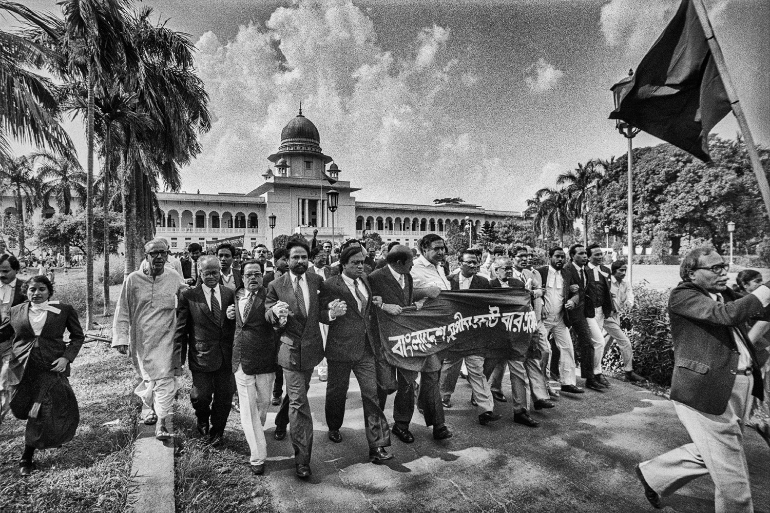 172779050123_Lawyers of the Bangladesh Supreme Court protest against autcratic rule.jpg